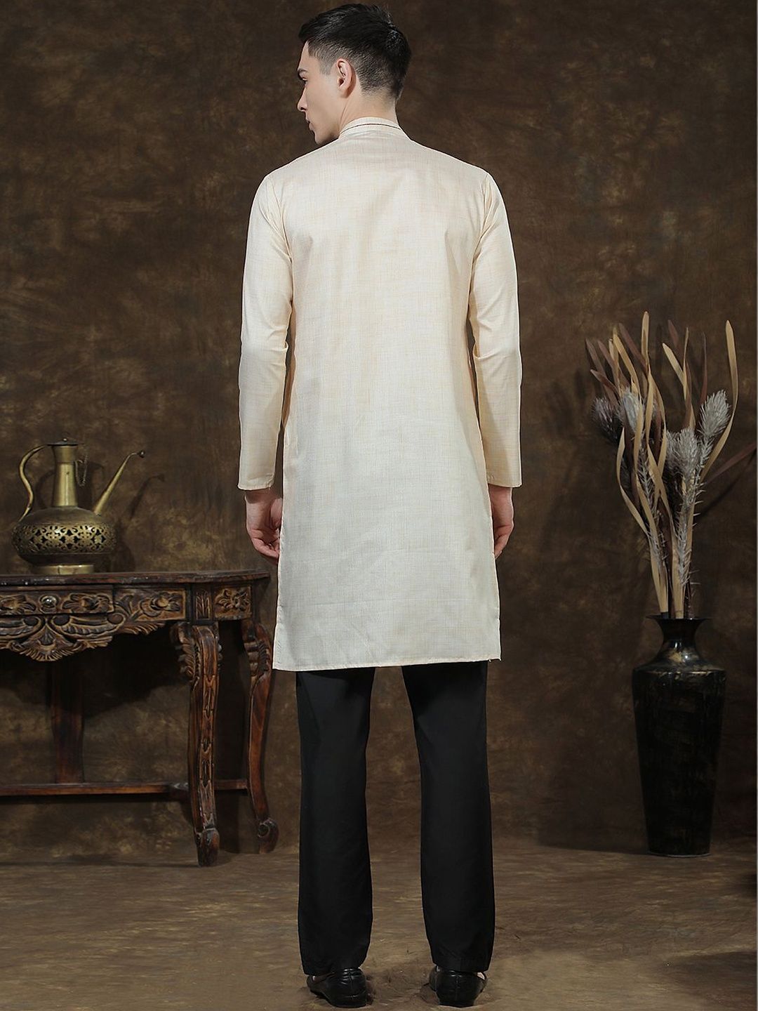 Men Ethnic Motifs Embroidered Regular Thread Work Kurta with Trousers