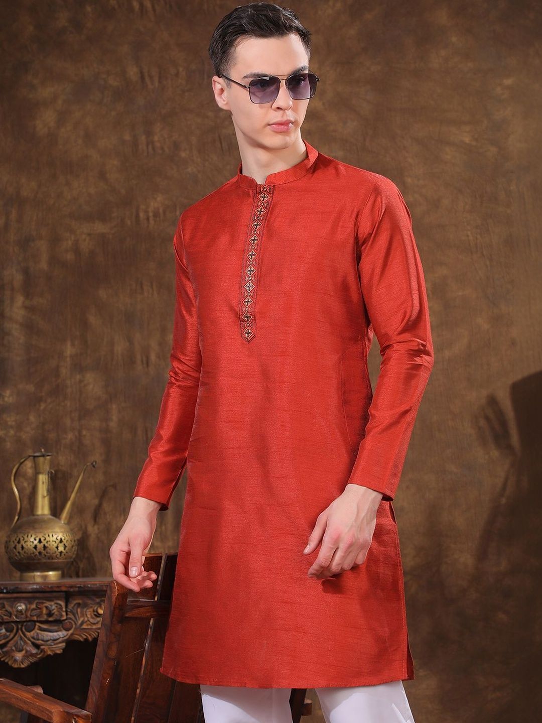 Men Regular Thread Work Kurta with Trousers