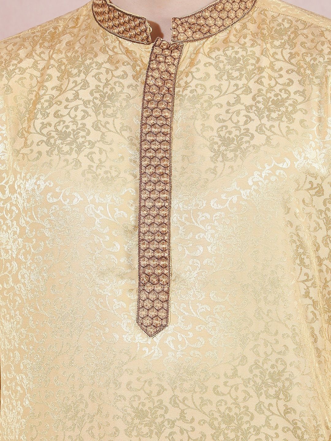 Men Regular Thread Work Kurta with Trousers