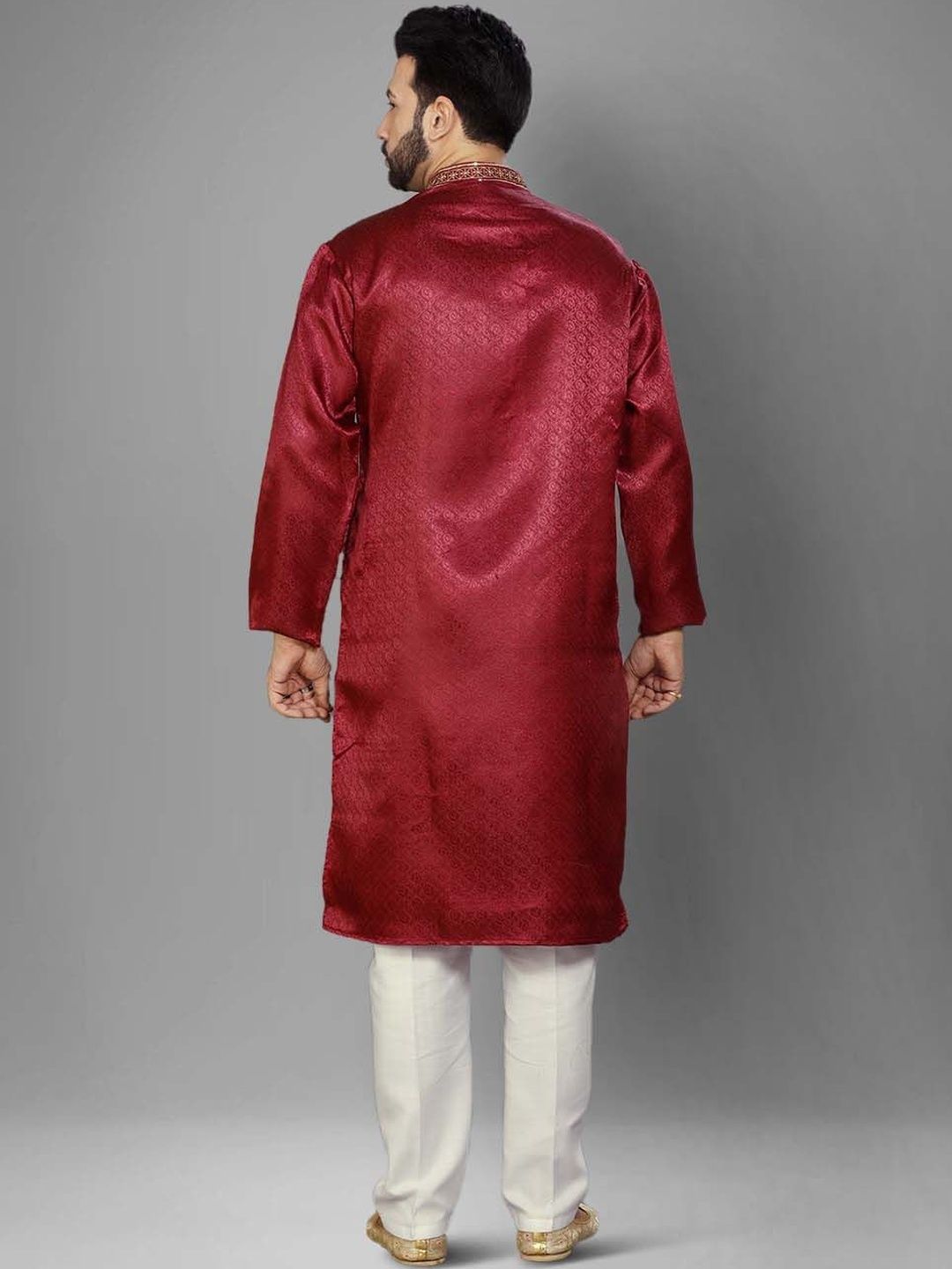 Men Regular Thread Work Kurta with Pyjamas