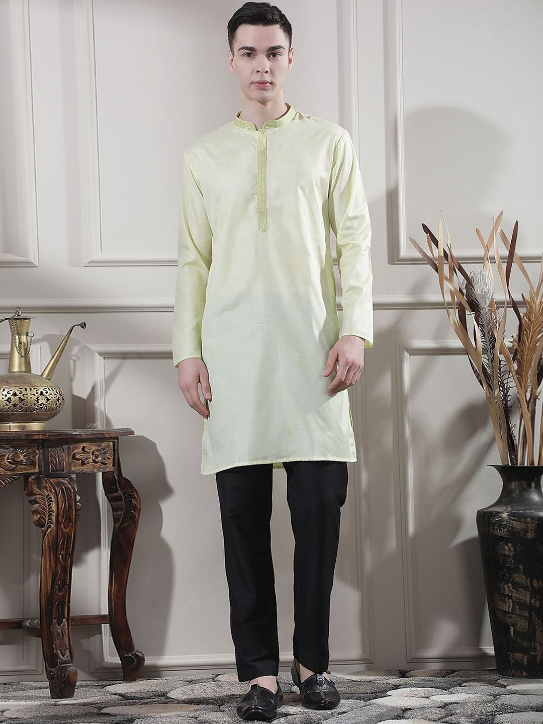 Men Regular Thread Work Kurta with Trousers