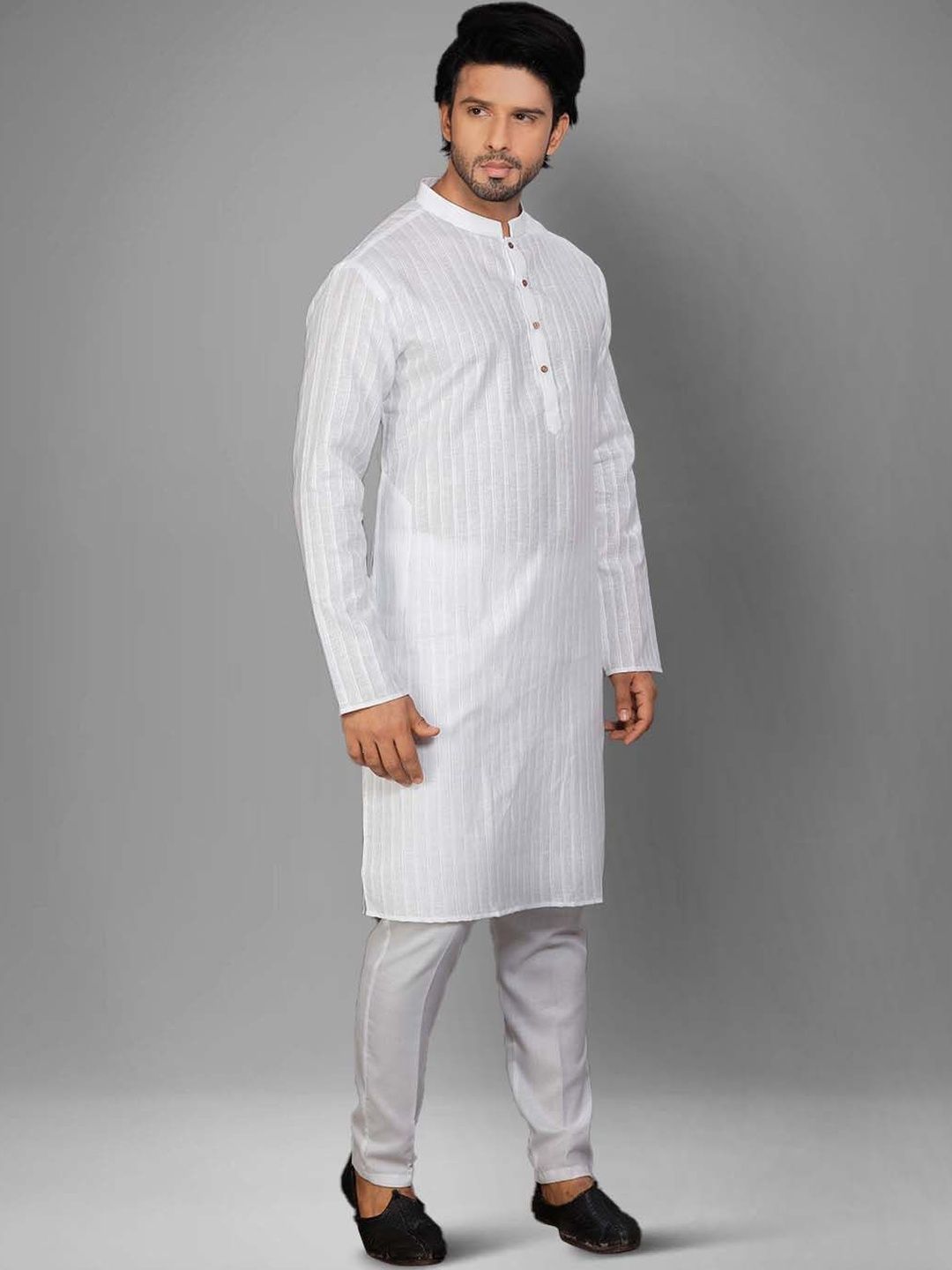 Men Regular Kurta with Pyjamas