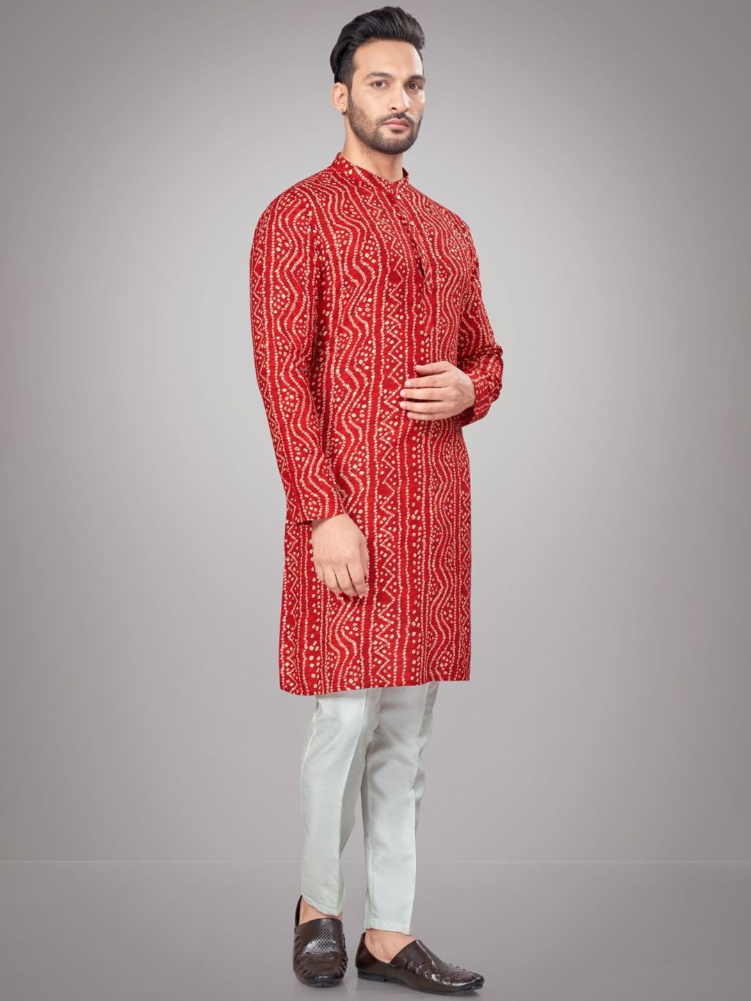 Men Bandhani Printed Mandarin Collar Regular Kurta with Pyjamas