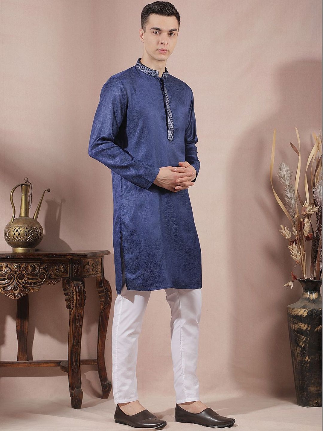Men Regular Thread Work Kurta with Trousers