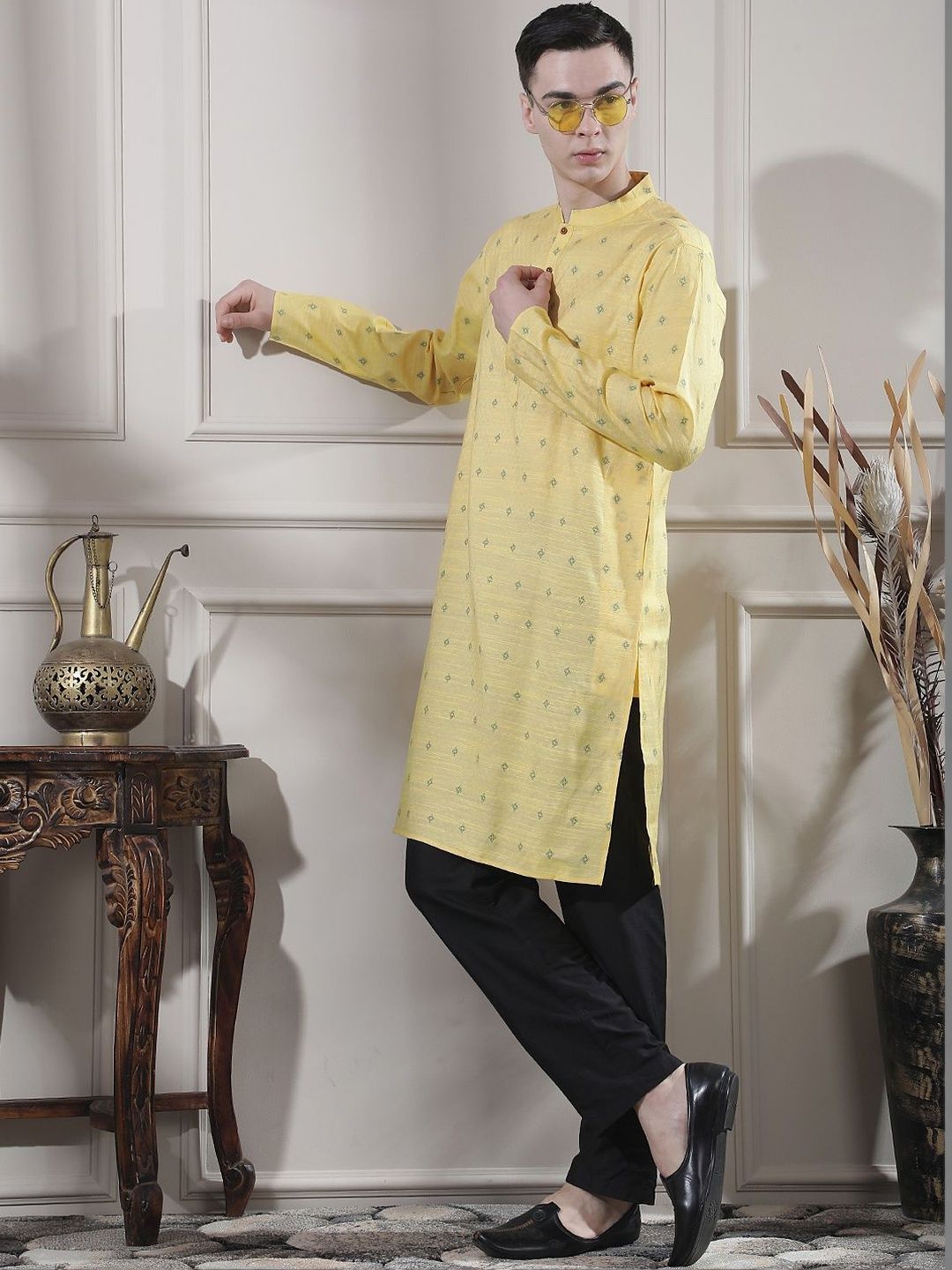 Men Printed Regular Kurta with Pyjamas