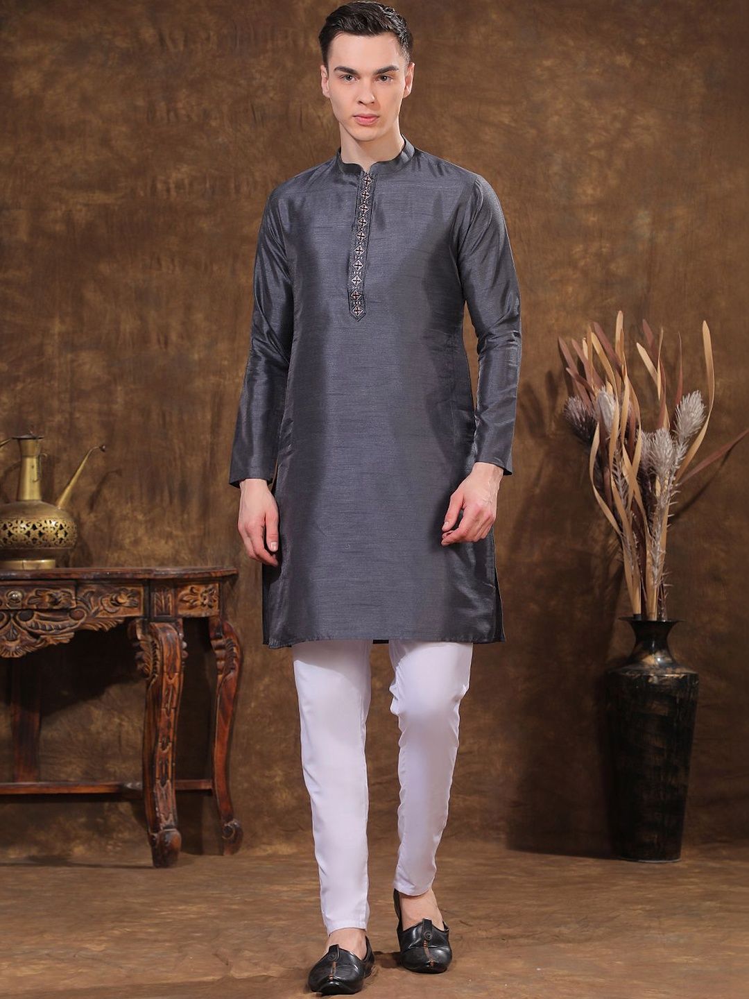 Men Ethnic Motifs Embroidered Regular Thread Work Kurta with Pyjamas