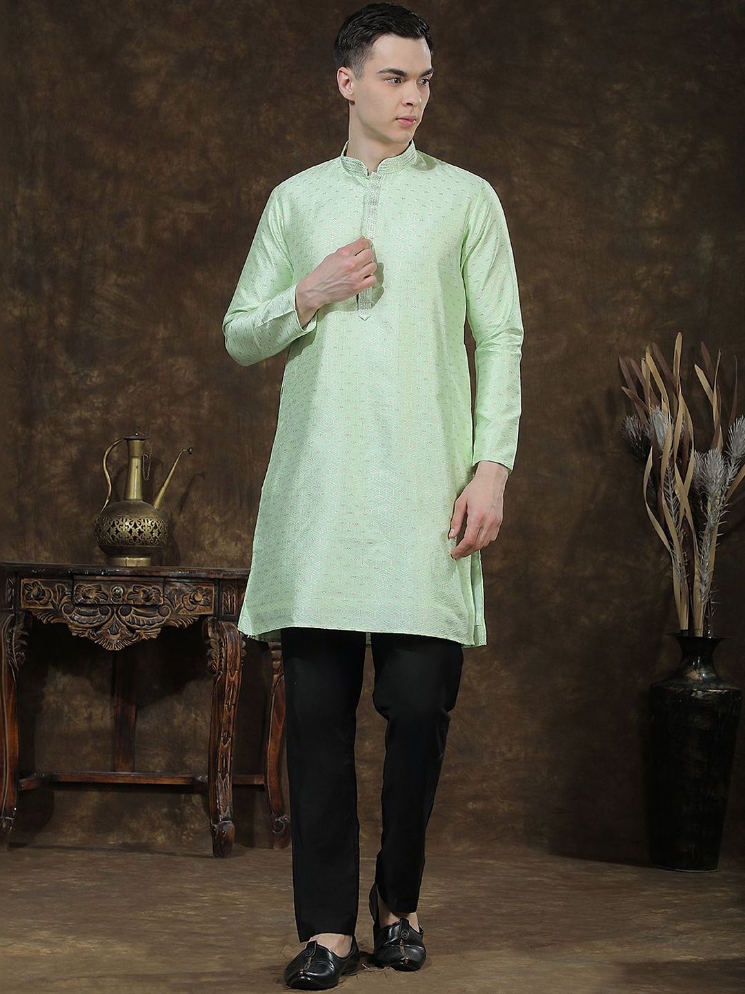 Men Regular Thread Work Kurta with Trousers