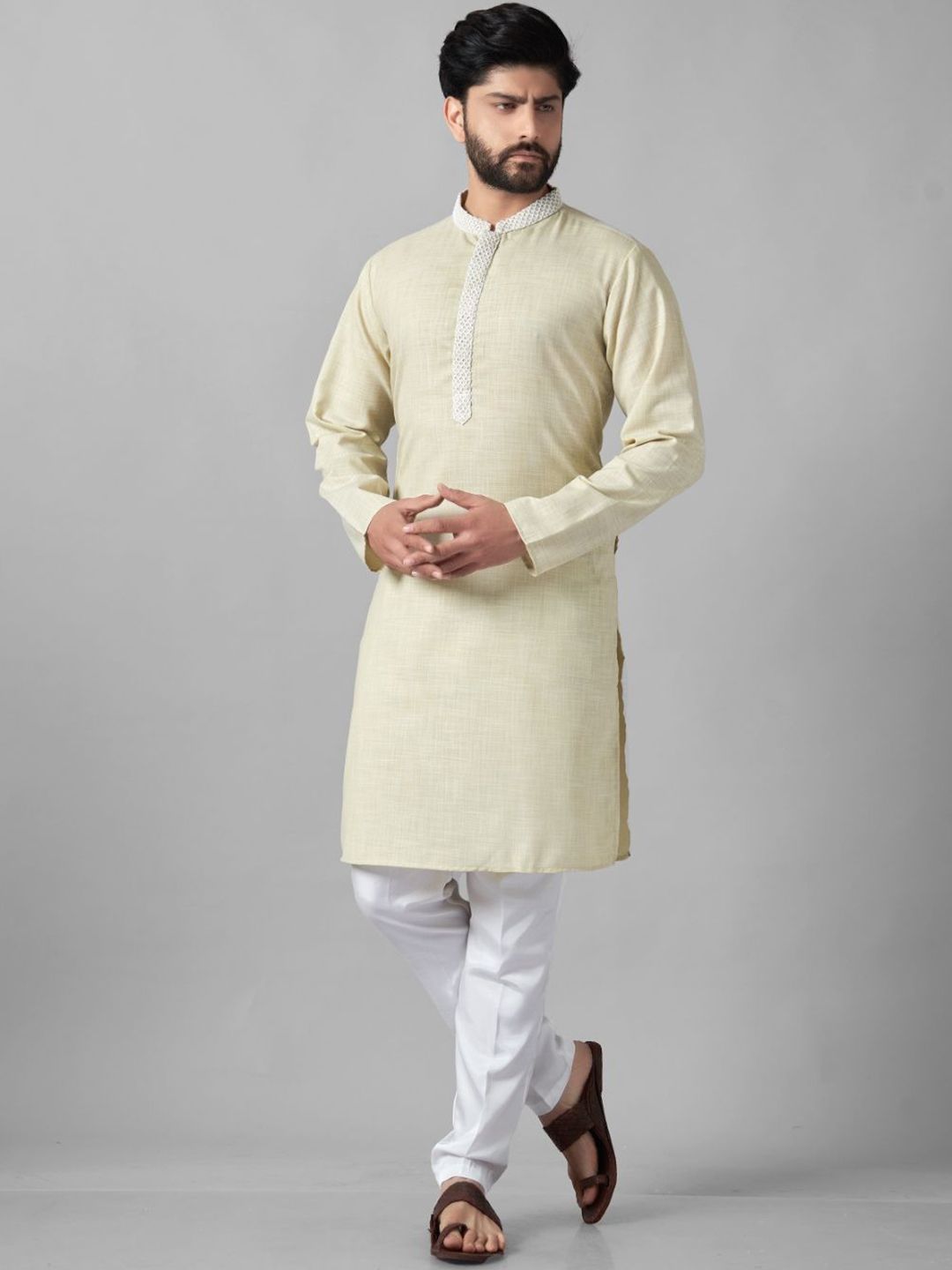 Men Textured Kurta with Pyjamas