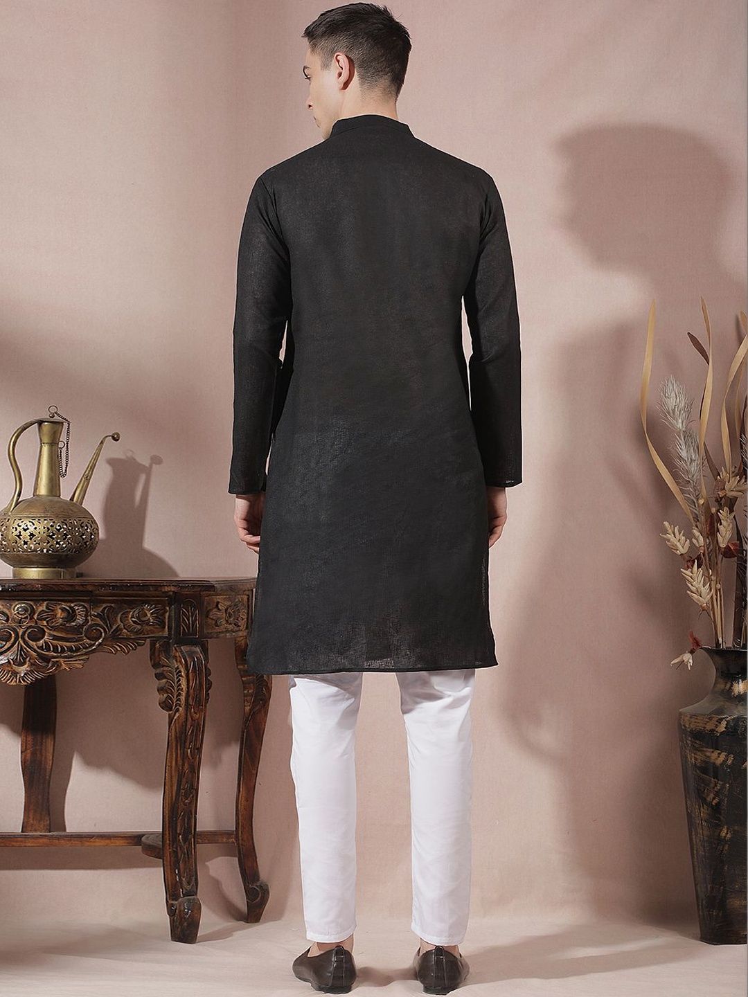 Men Regular Thread Work Kurta