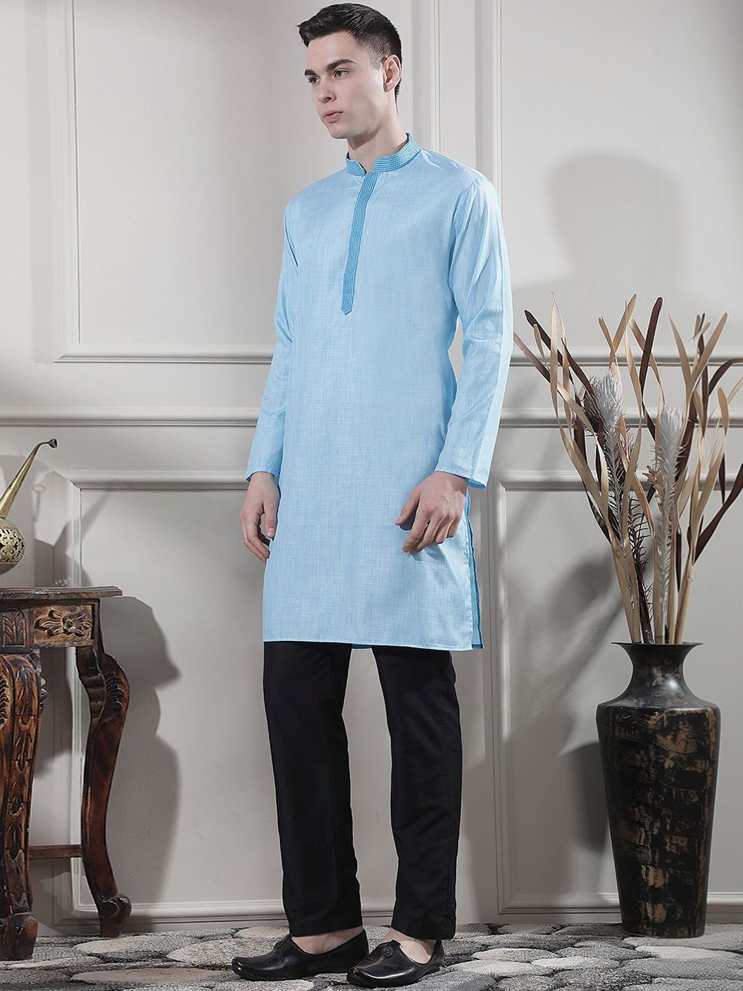 Men Dyed Regular Thread Work Kurta with Trousers