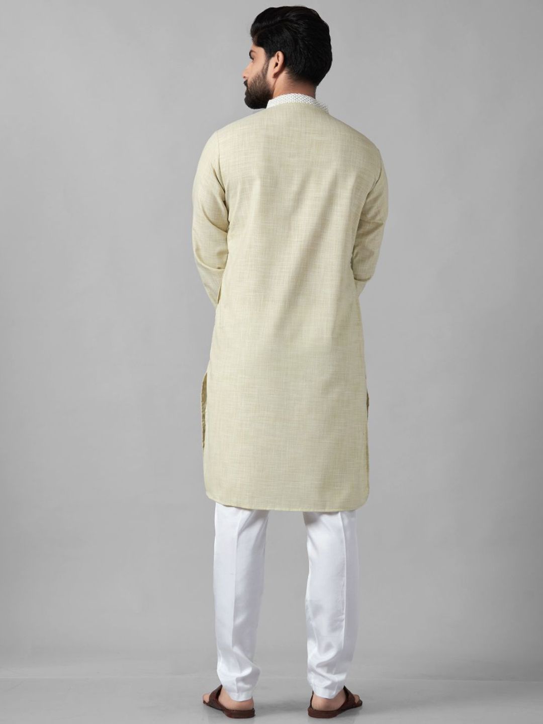 Men Textured Kurta with Pyjamas