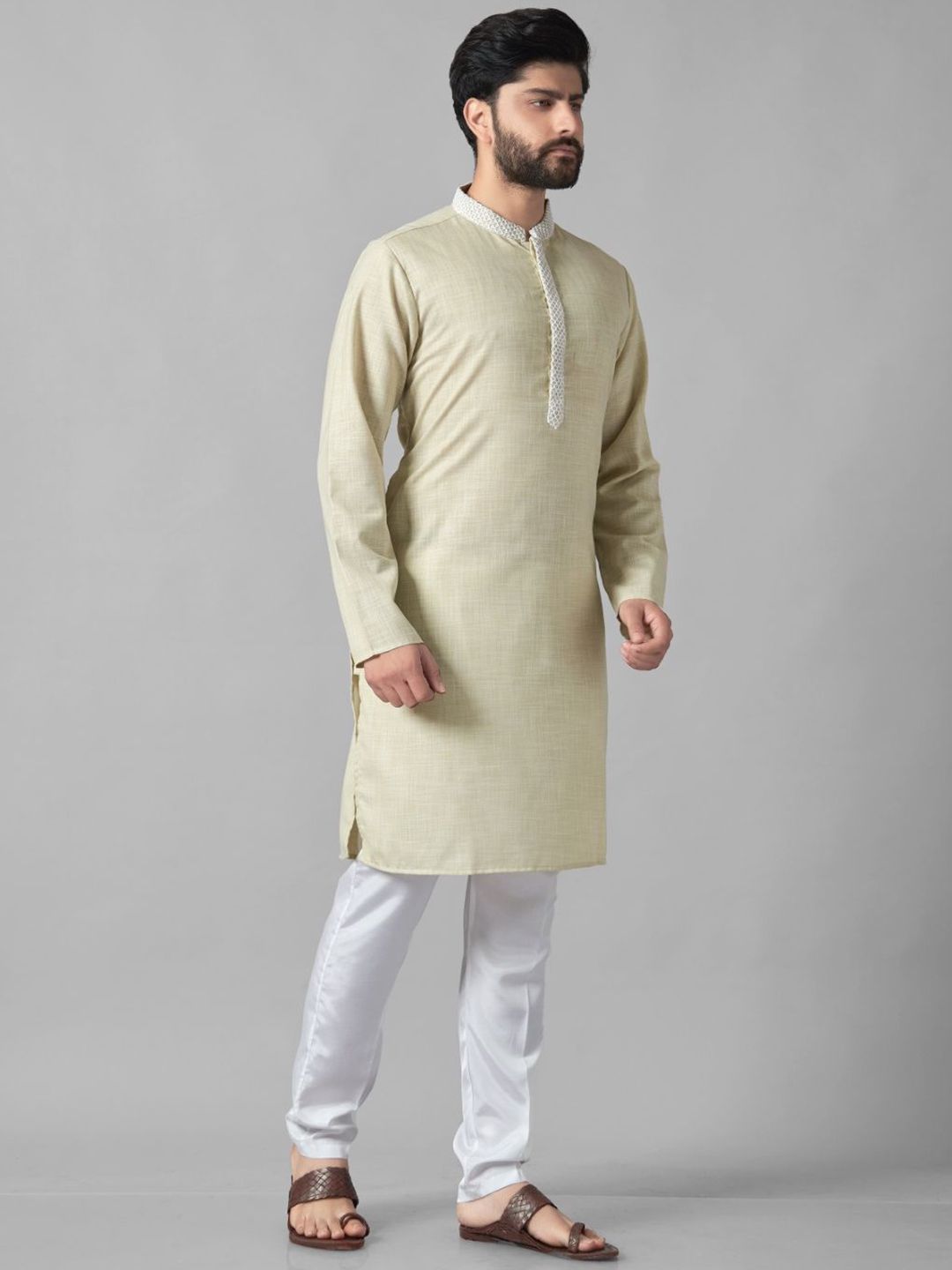 Men Textured Kurta with Pyjamas