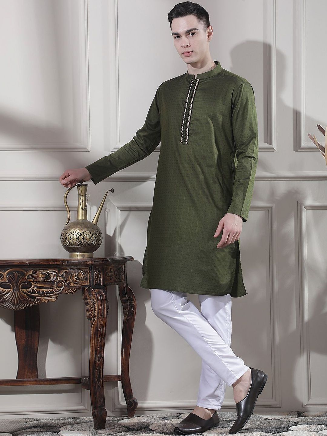 Men Regular Thread Work Kurta with Pyjamas