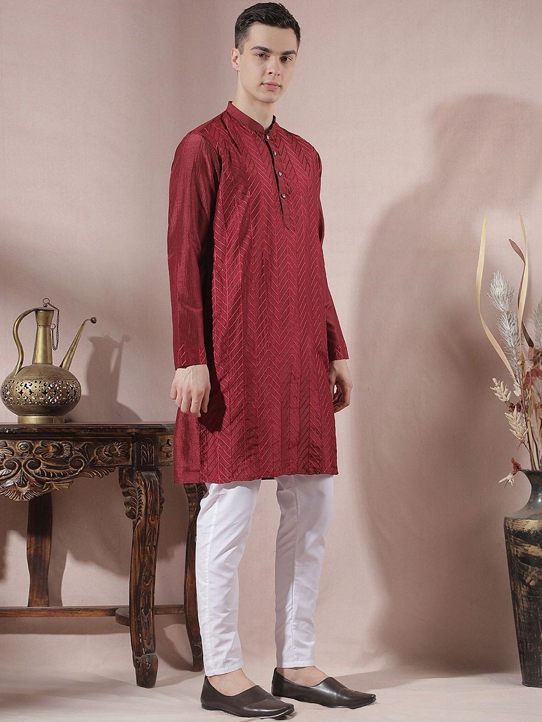 Men Regular Kurta with Pyjamas