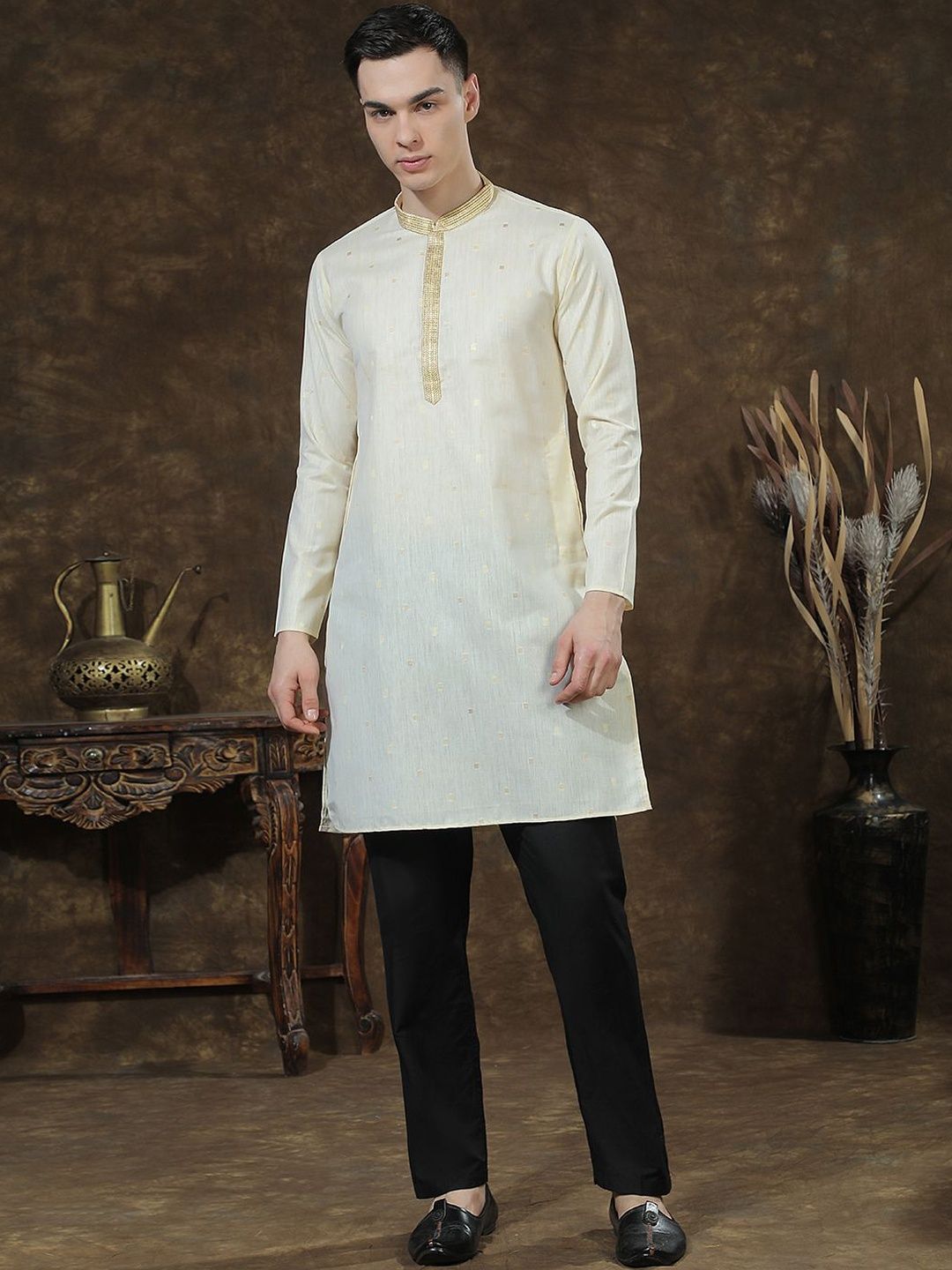 Men Regular Thread Work Kurta with Trousers